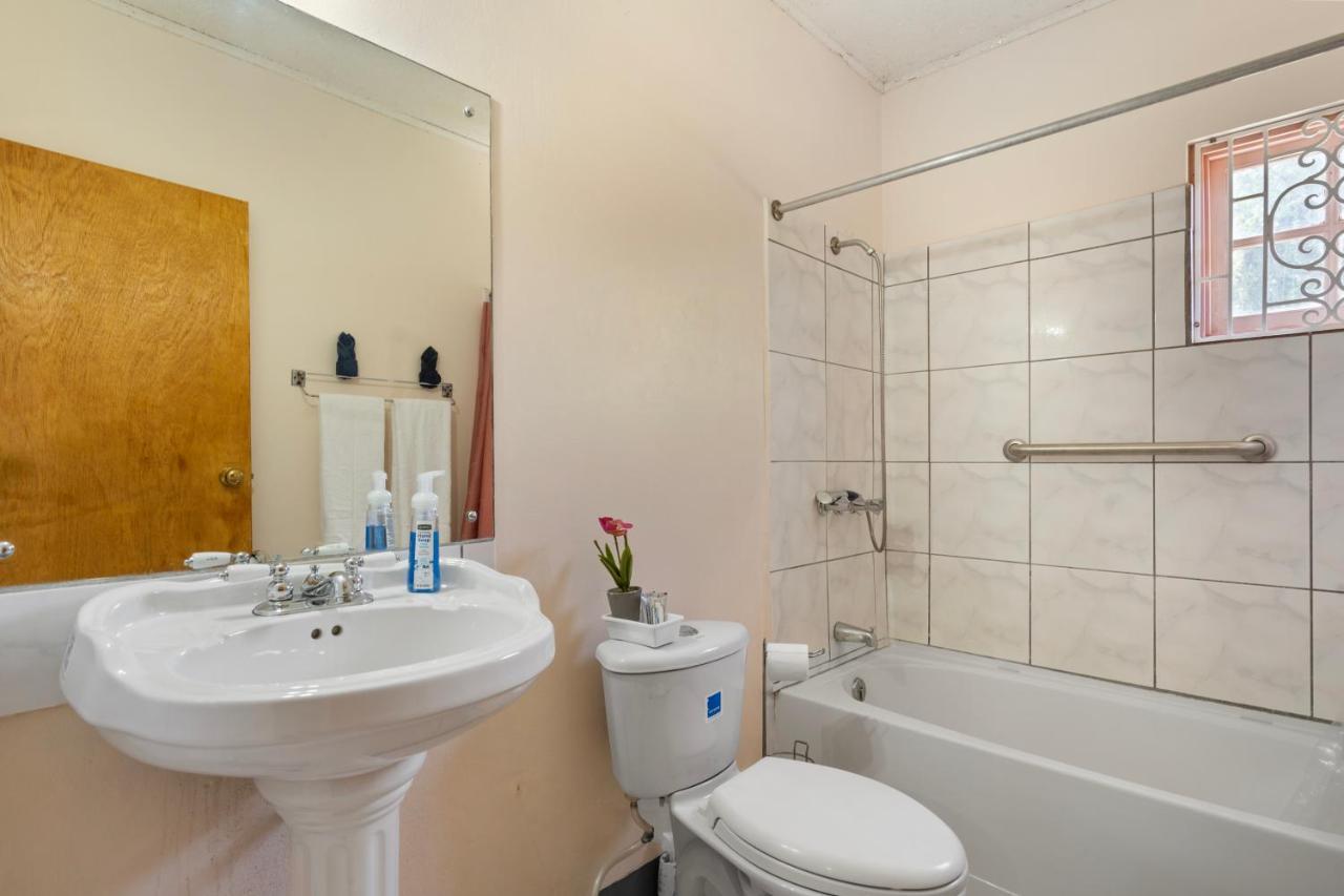 Shaw Park Gem Apt 12D Очо Риос Екстериор снимка